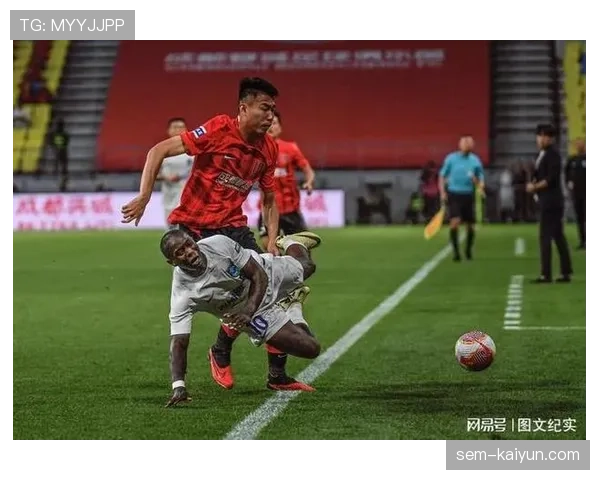 成都蓉城3-2险胜南通支云，两队合计贡献35次射门